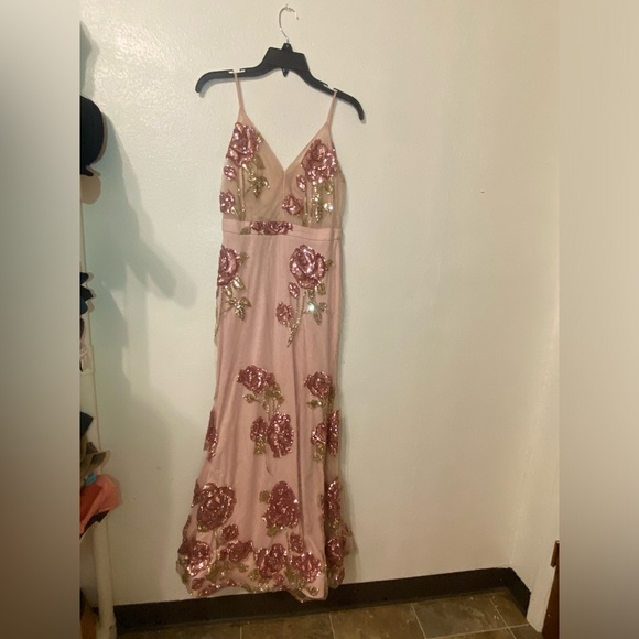 Dress - Picture 3 of 11